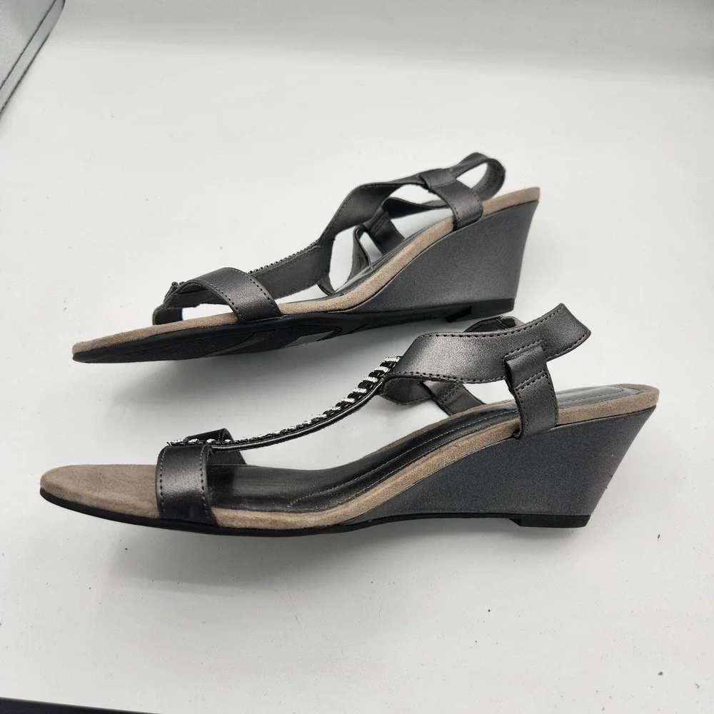 Comfort Plus Predictions Women's‎ Gray Rhinestone Wedge Sandals Size 10W